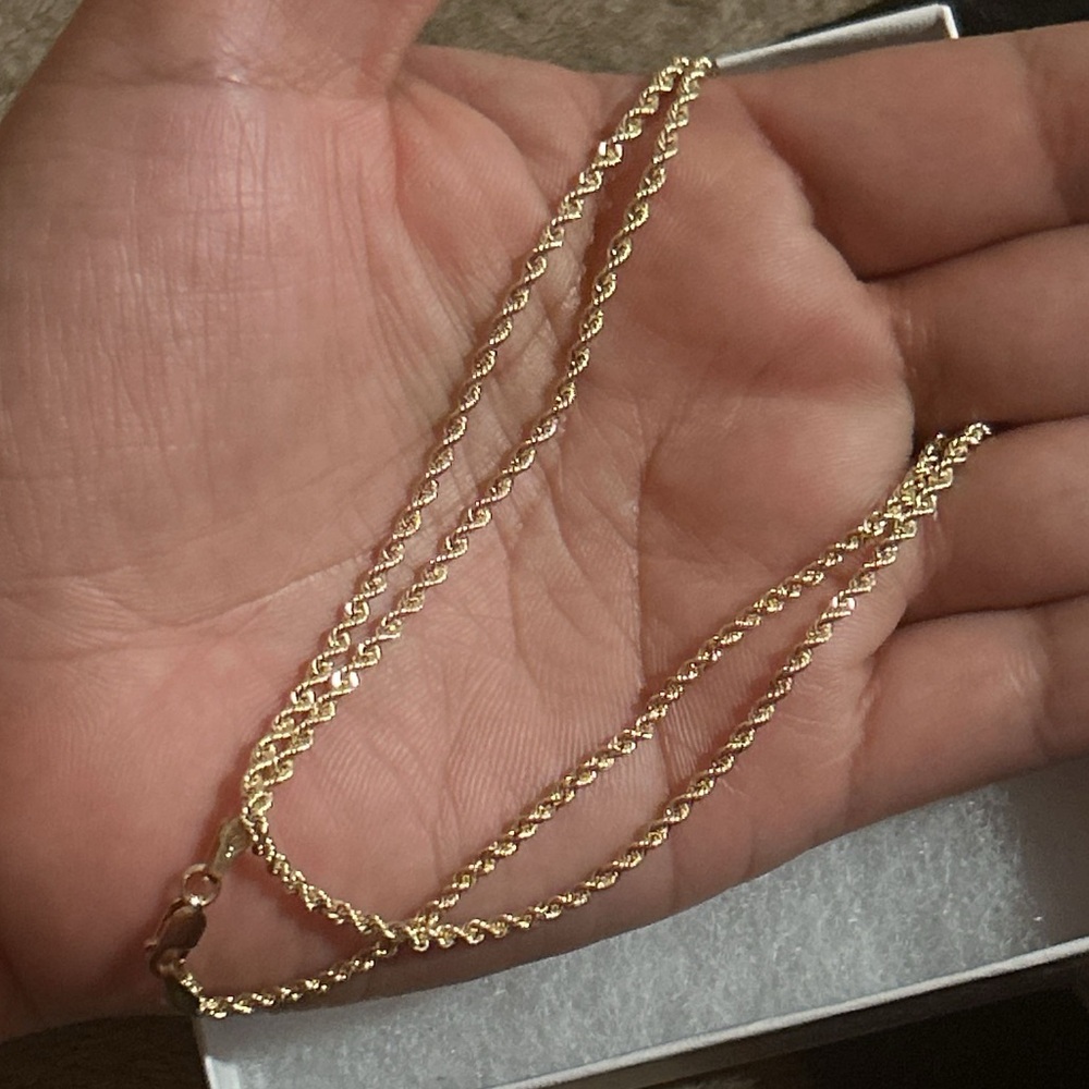 10k Gold Necklace with Pendant